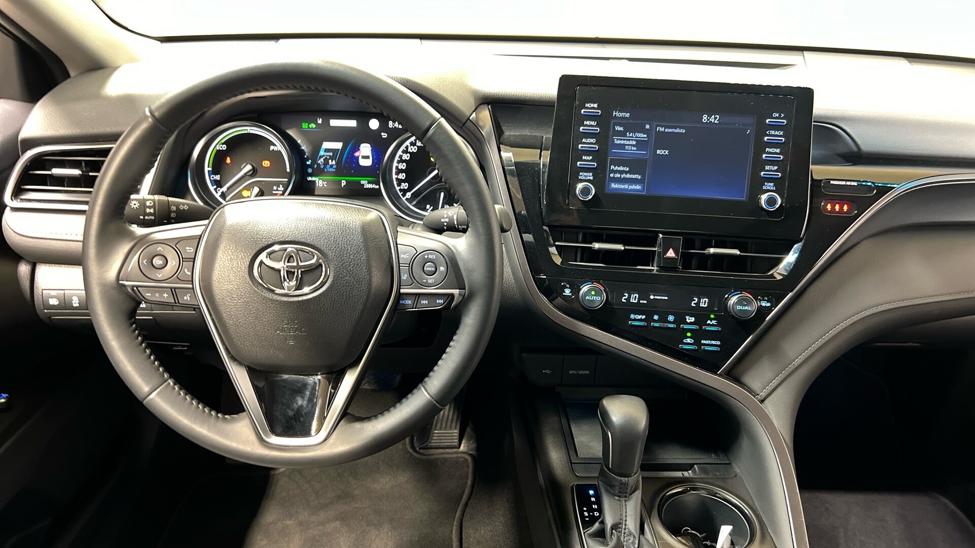Toyota Camry iso kuva 10
