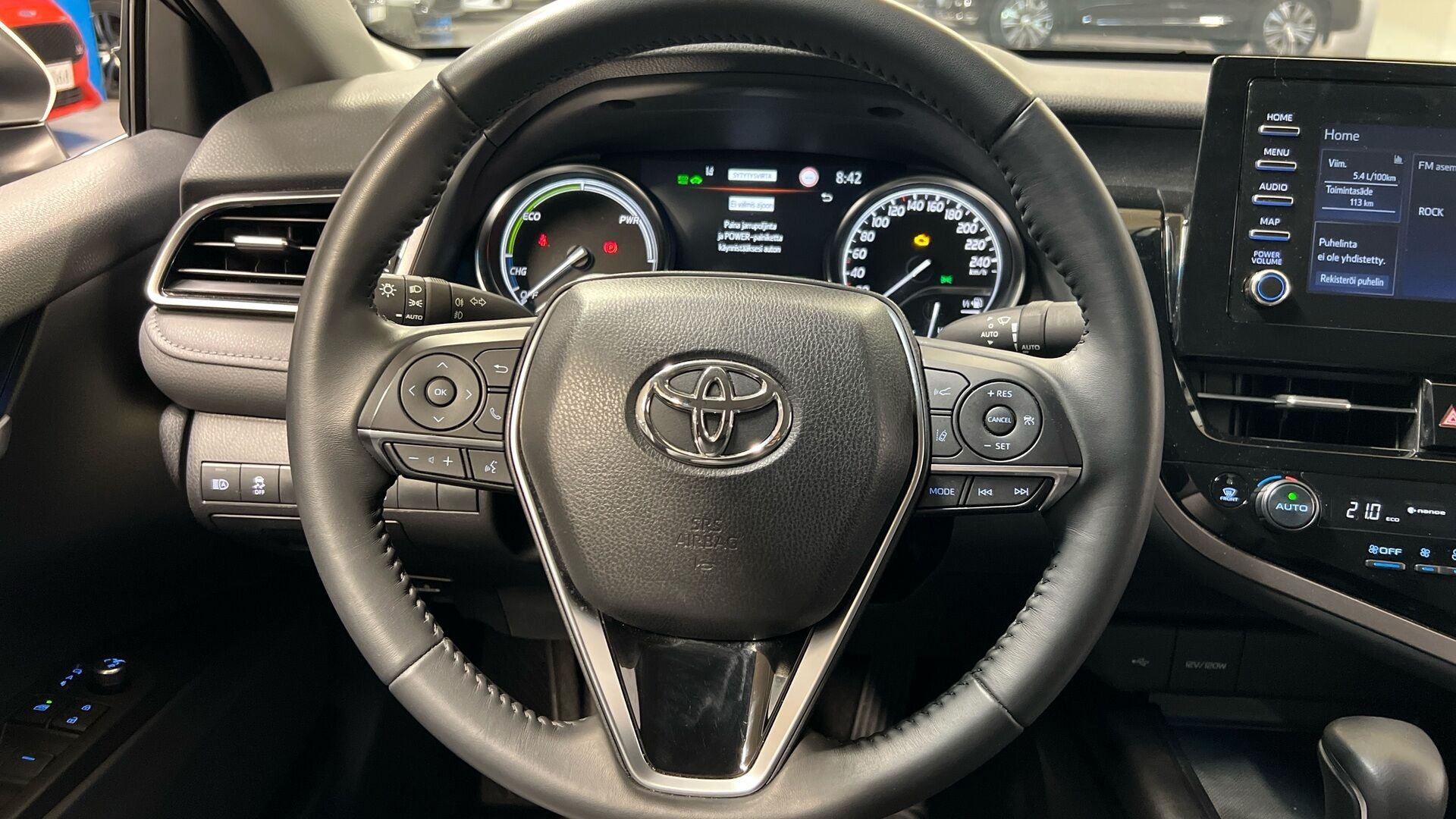Toyota Camry iso kuva 11
