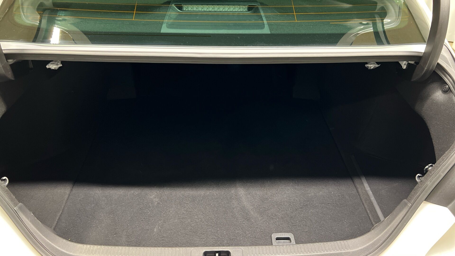 Toyota Camry iso kuva 14
