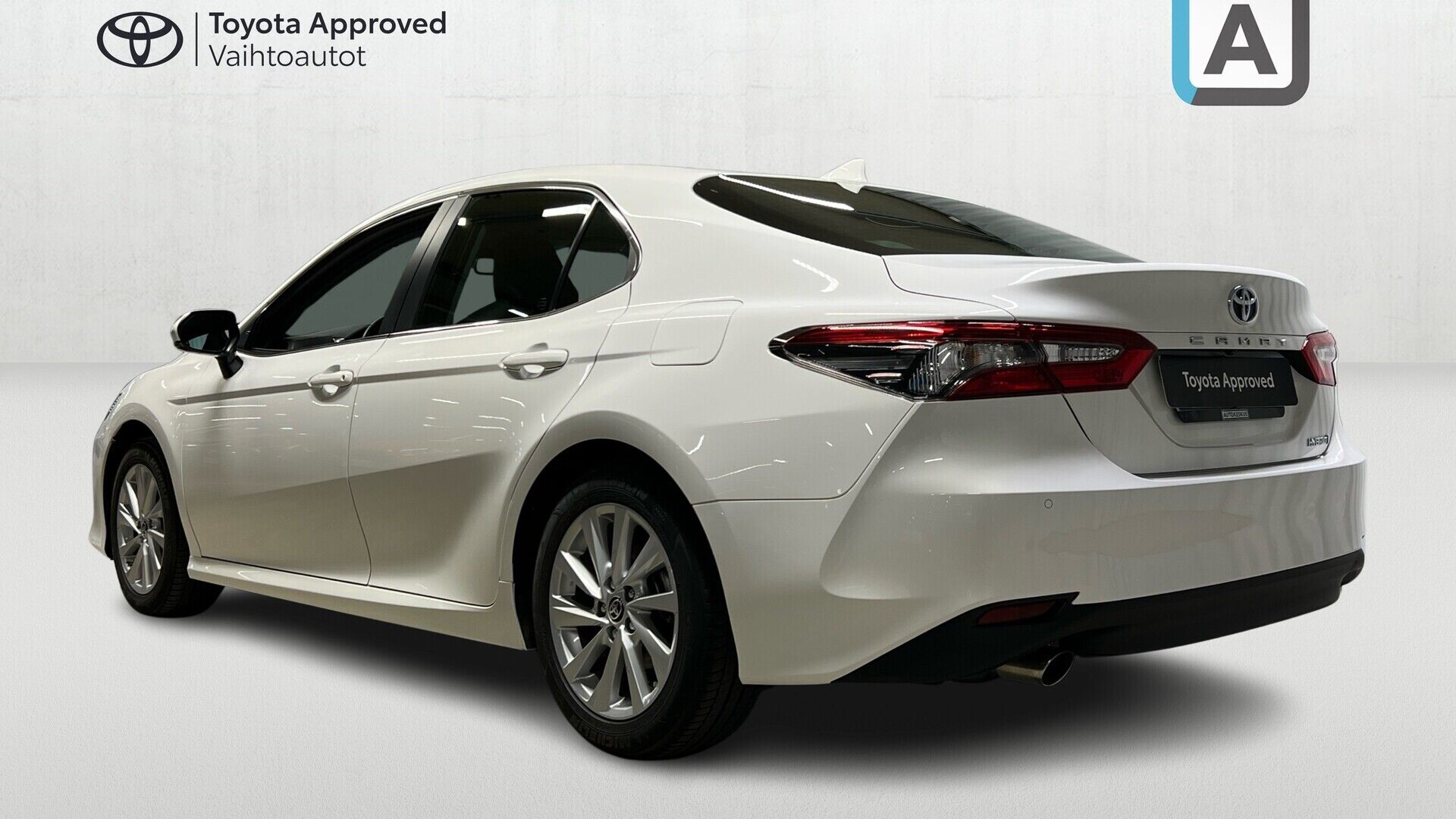Toyota Camry iso kuva 2