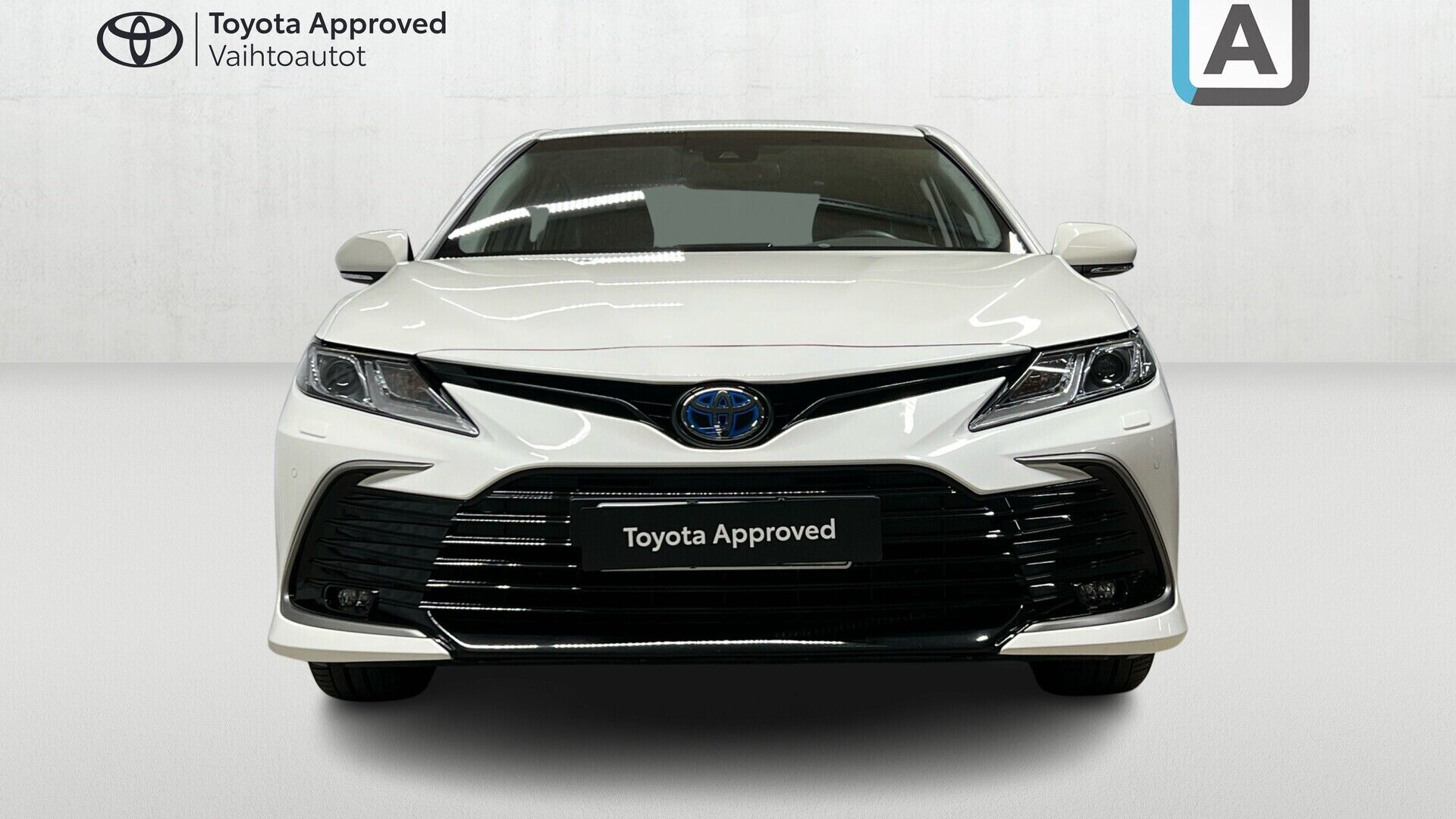 Toyota Camry iso kuva 6