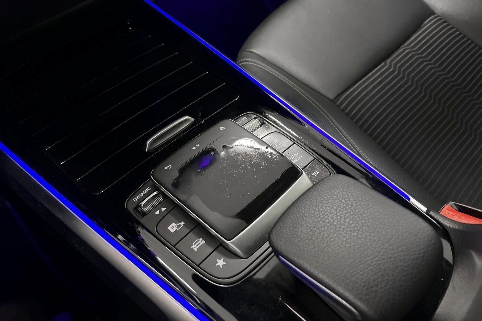 Mercedes-Benz EQB iso kuva 16