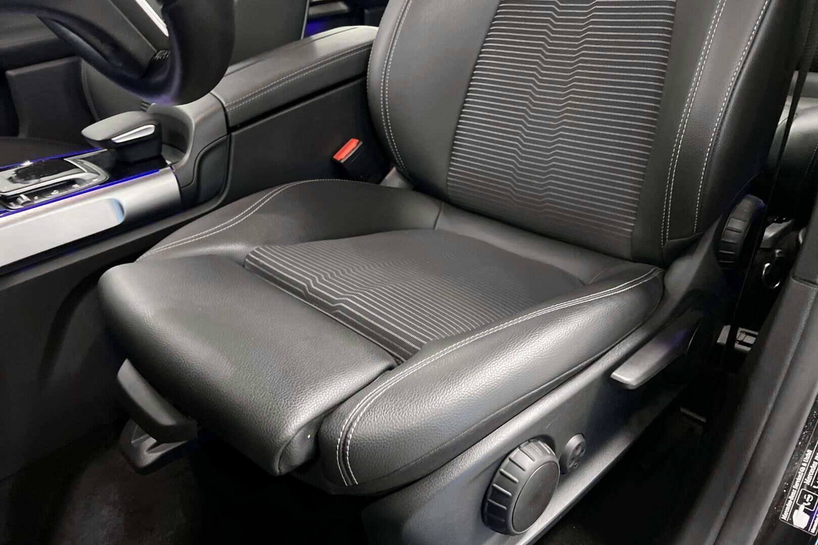 Mercedes-Benz EQB iso kuva 21