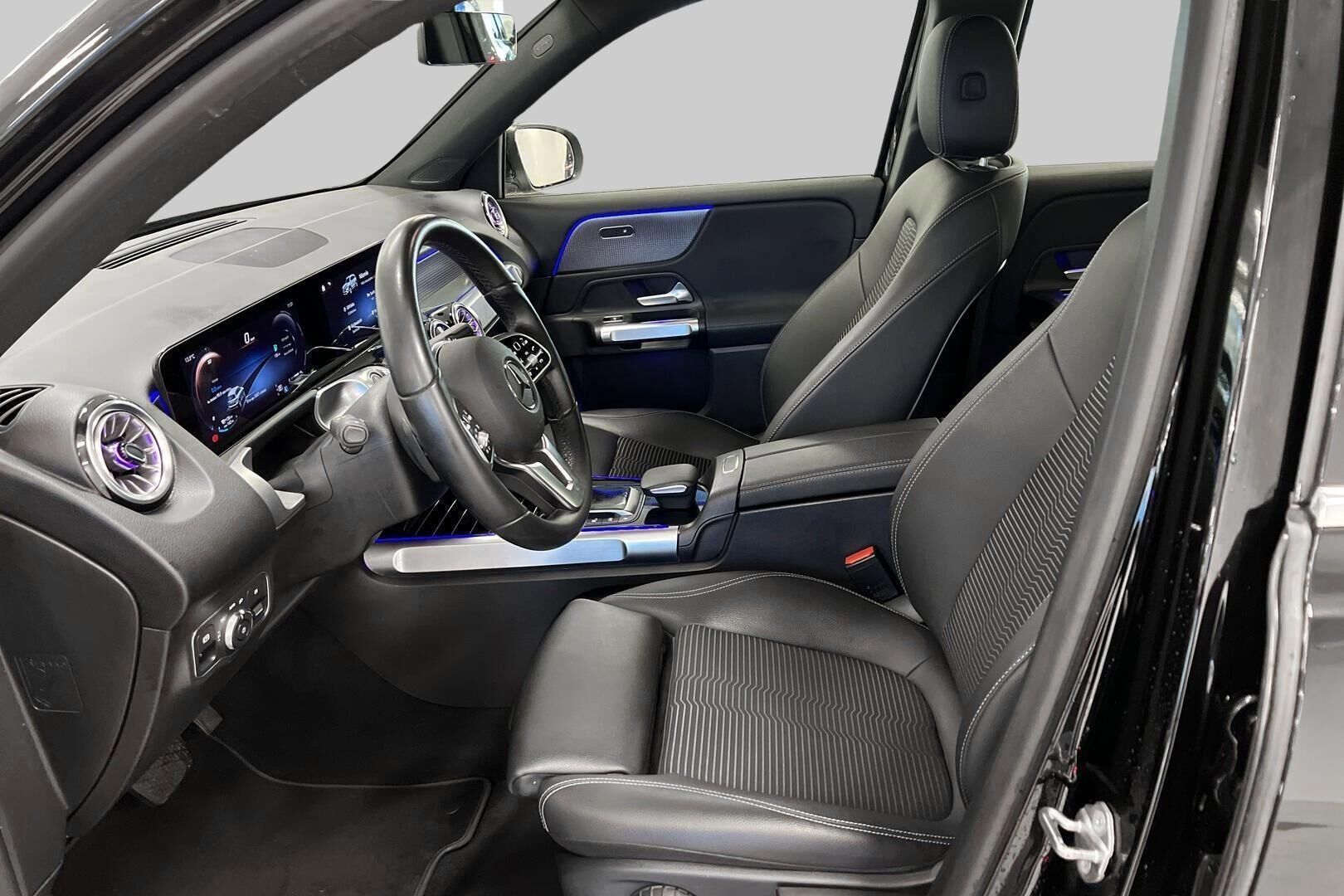 Mercedes-Benz EQB iso kuva 9