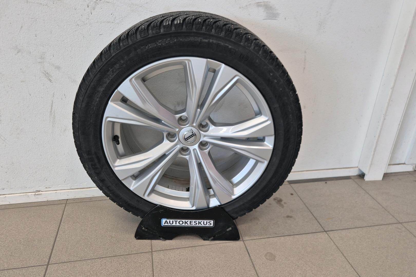 Volvo V90 iso kuva 23