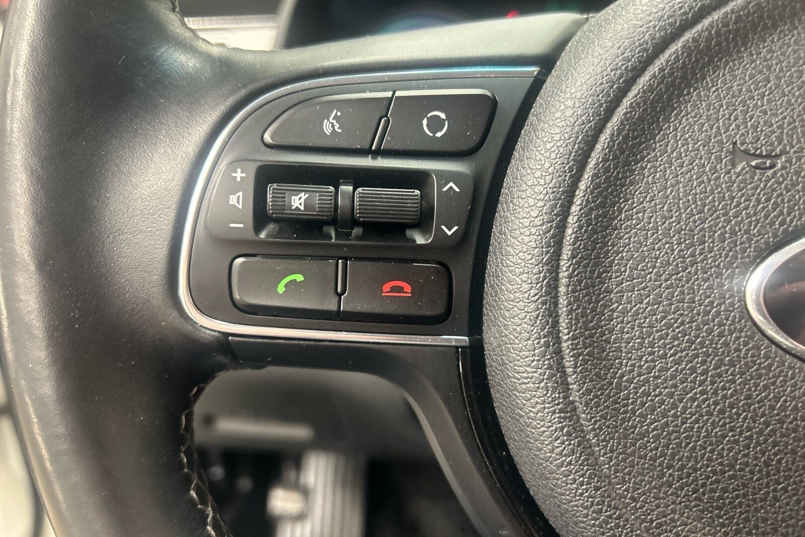 Kia Niro iso kuva 11