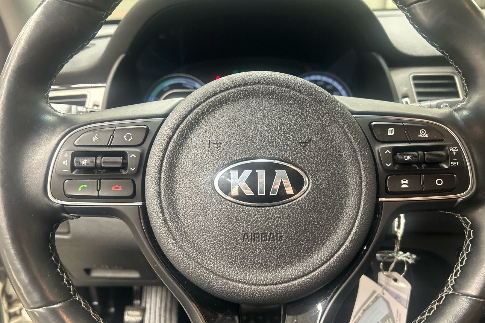 Kia Niro iso kuva 14