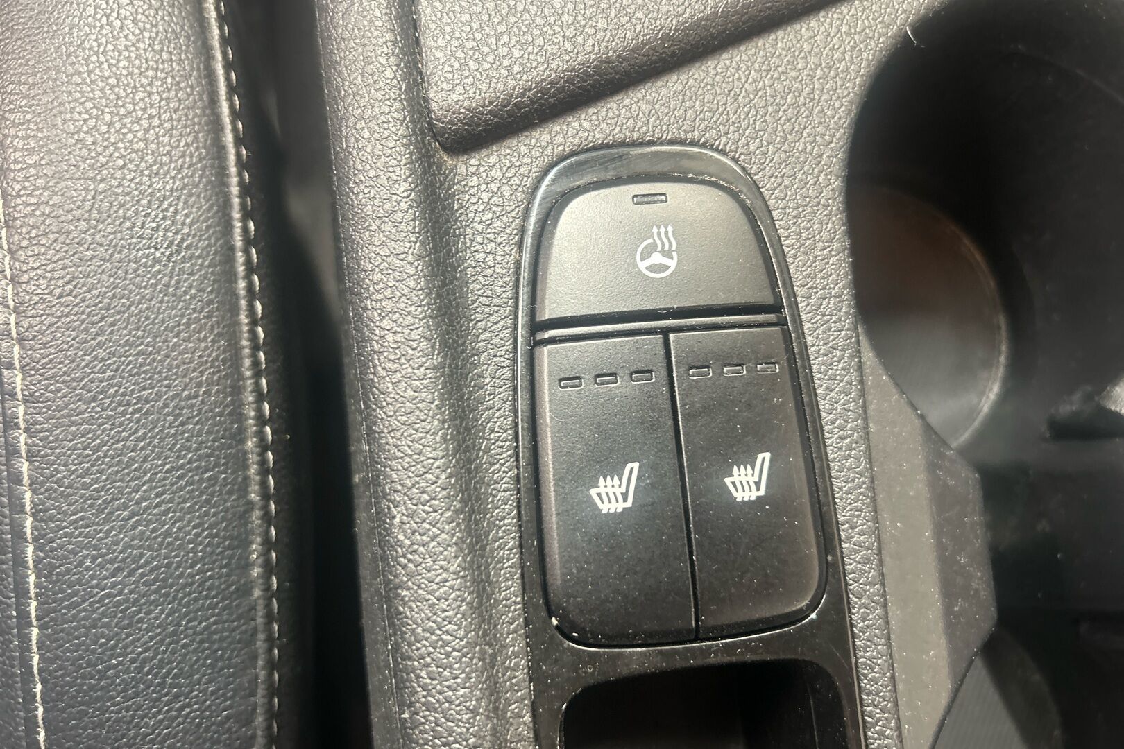 Kia Niro iso kuva 19