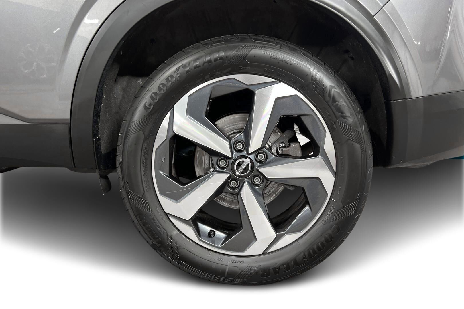 Nissan Qashqai iso kuva 11
