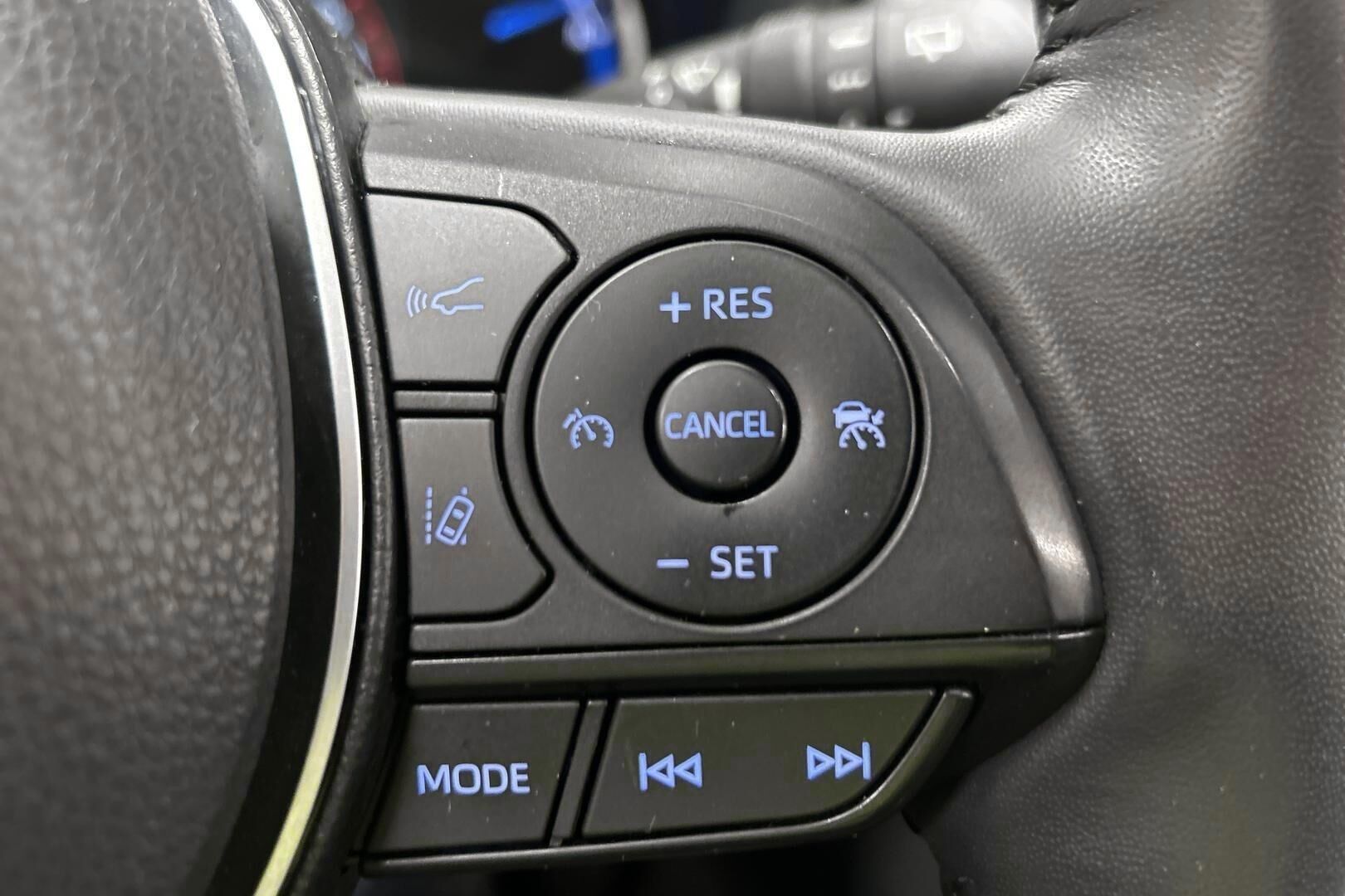 Toyota RAV4 iso kuva 16