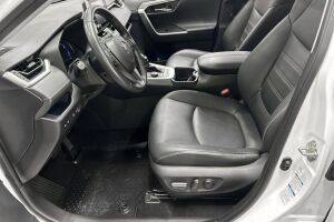 Toyota RAV4 esikatselu 8