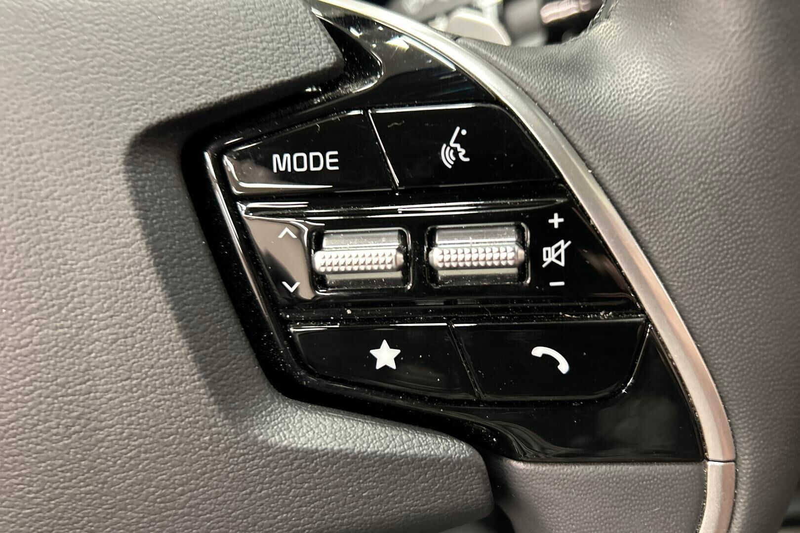 Kia Niro iso kuva 17