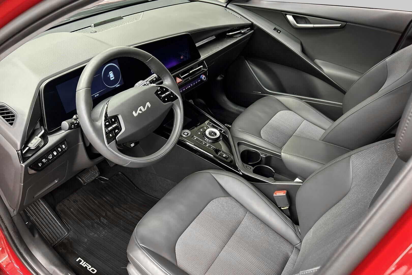 Kia Niro iso kuva 9