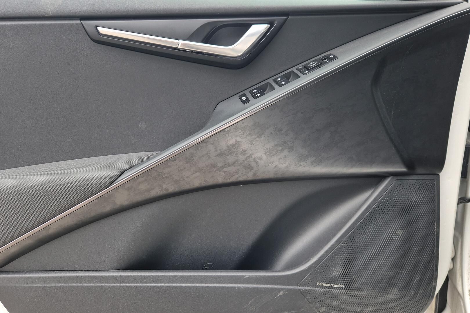 Kia Niro iso kuva 4