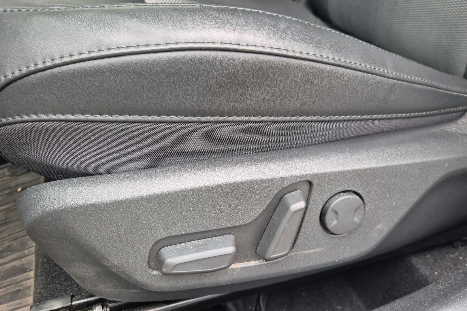 Kia Niro iso kuva 8