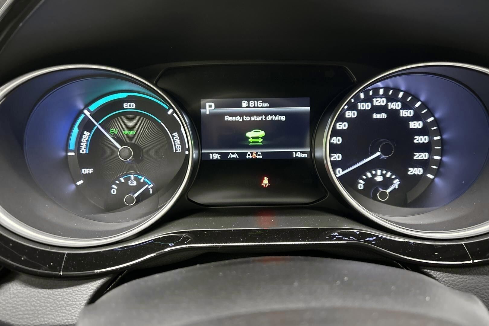 Kia Ceed iso kuva 18