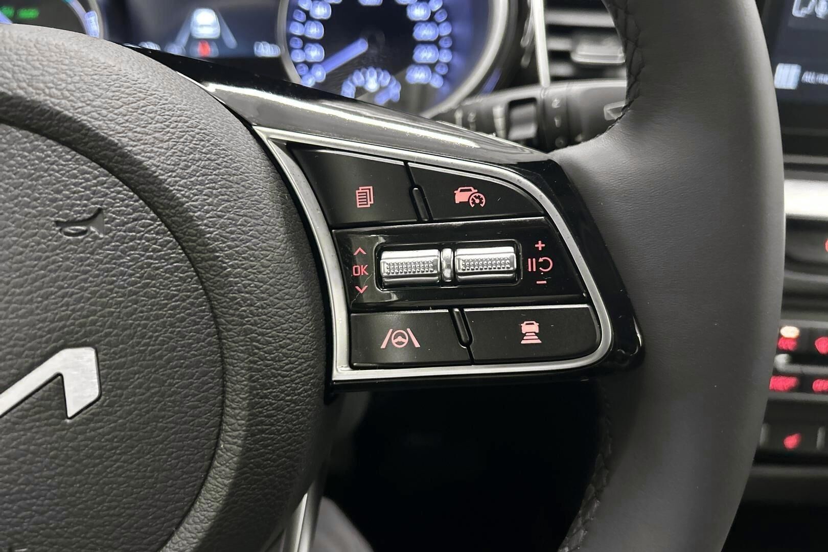 Kia Ceed iso kuva 19