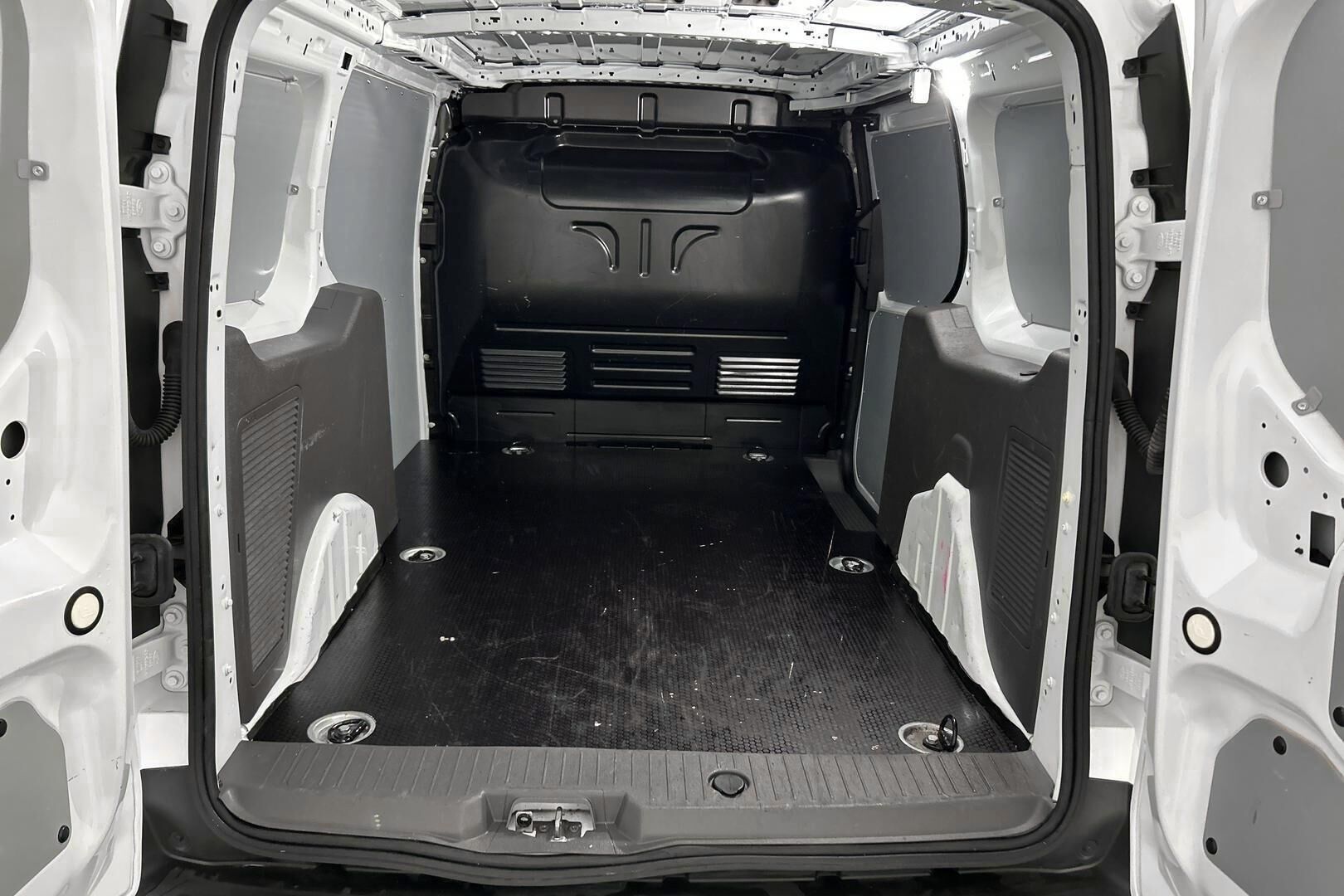 FORD Transit Connect iso kuva 11