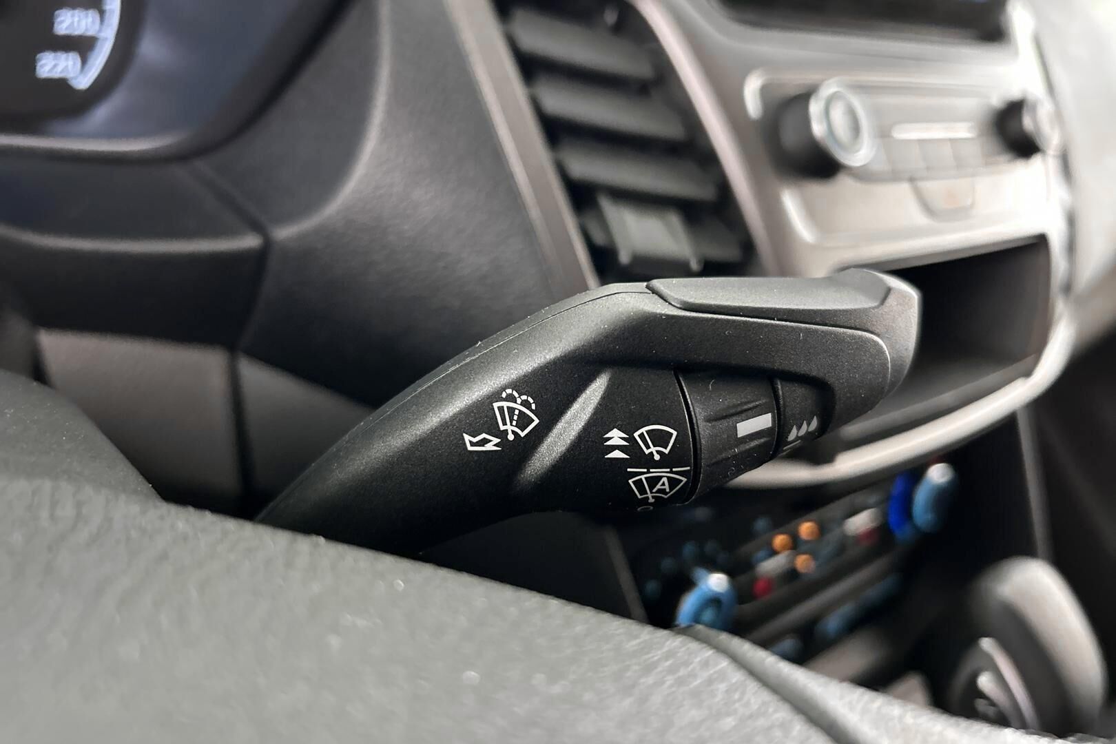 FORD Transit Connect iso kuva 16