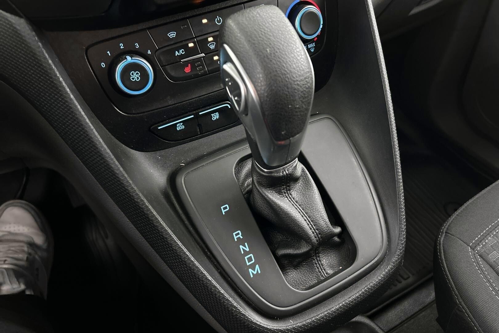 FORD Transit Connect iso kuva 25