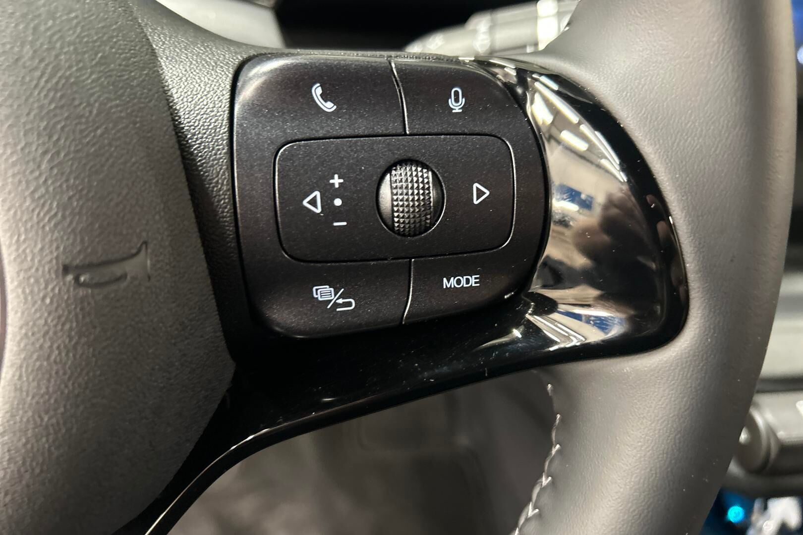 BYD Dolphin iso kuva 16