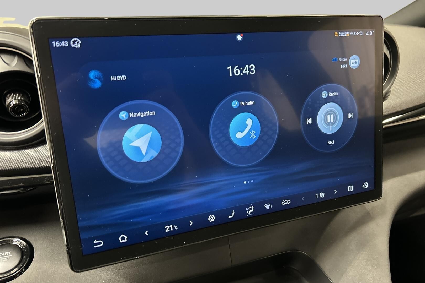 BYD Dolphin iso kuva 19