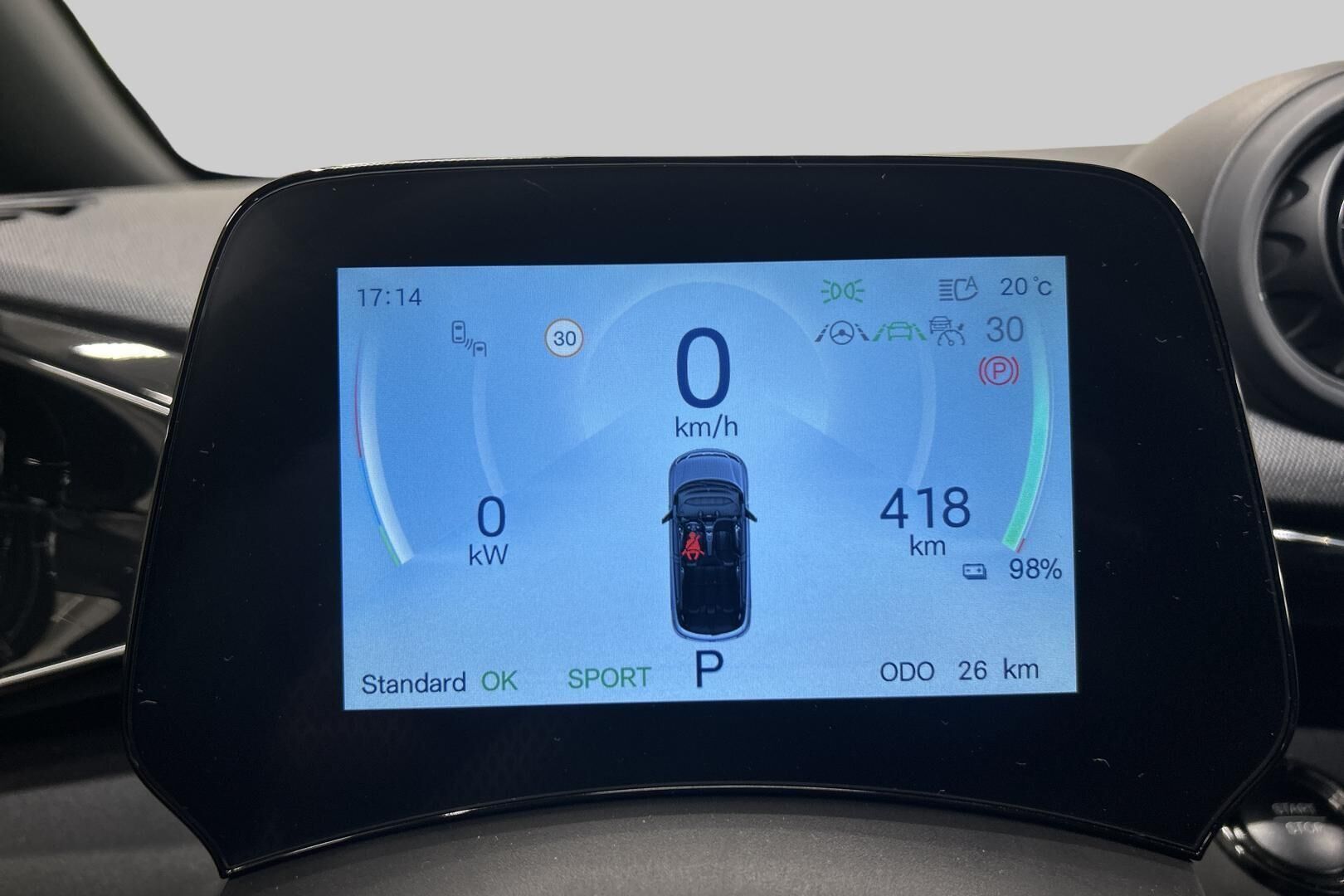BYD Dolphin iso kuva 13