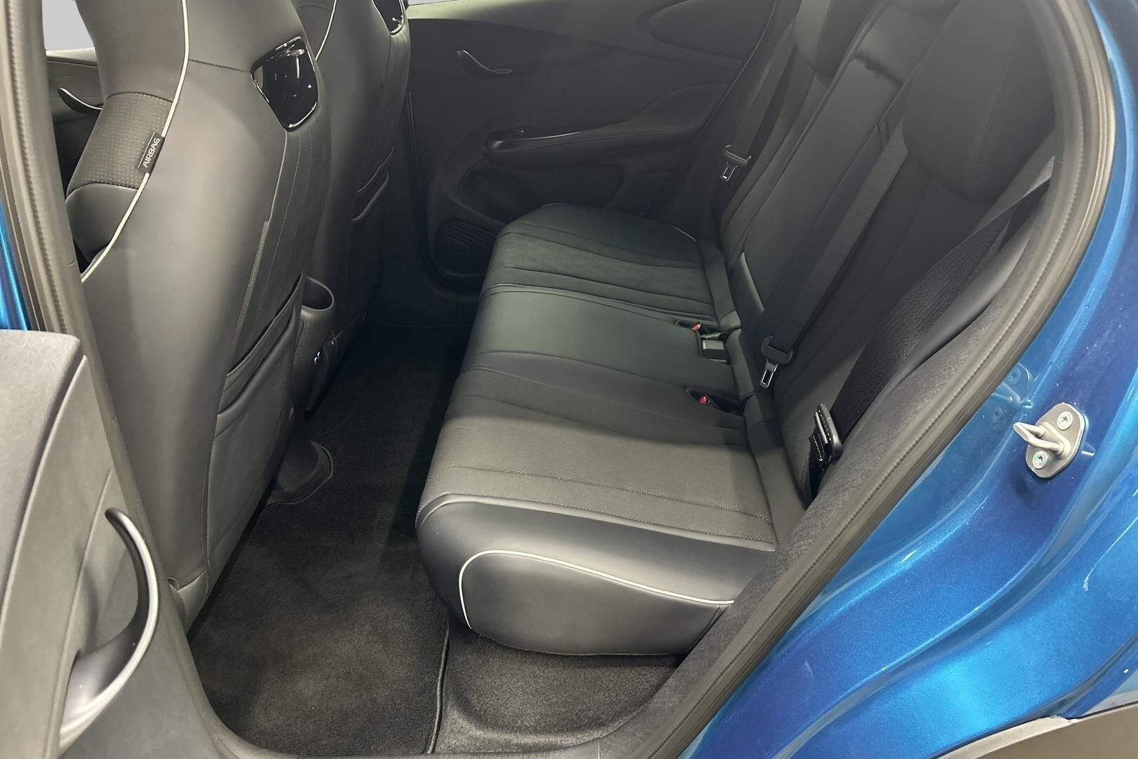 BYD Dolphin iso kuva 9