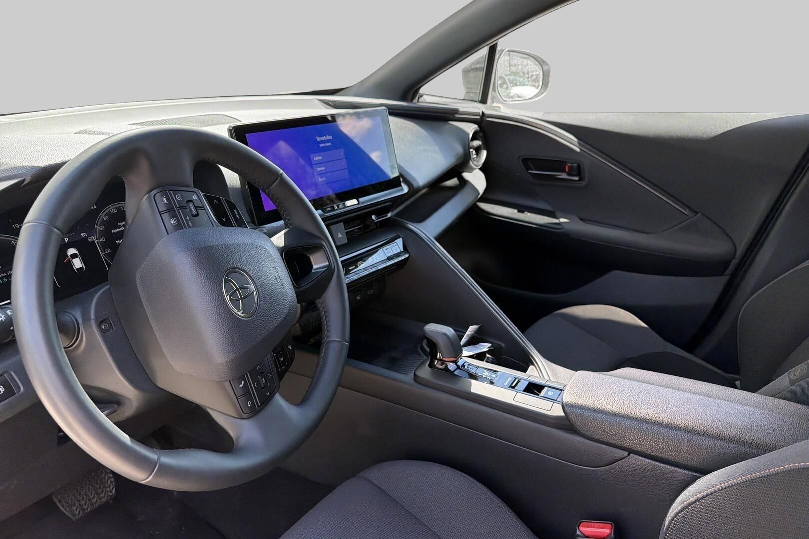 Toyota C-HR iso kuva 1