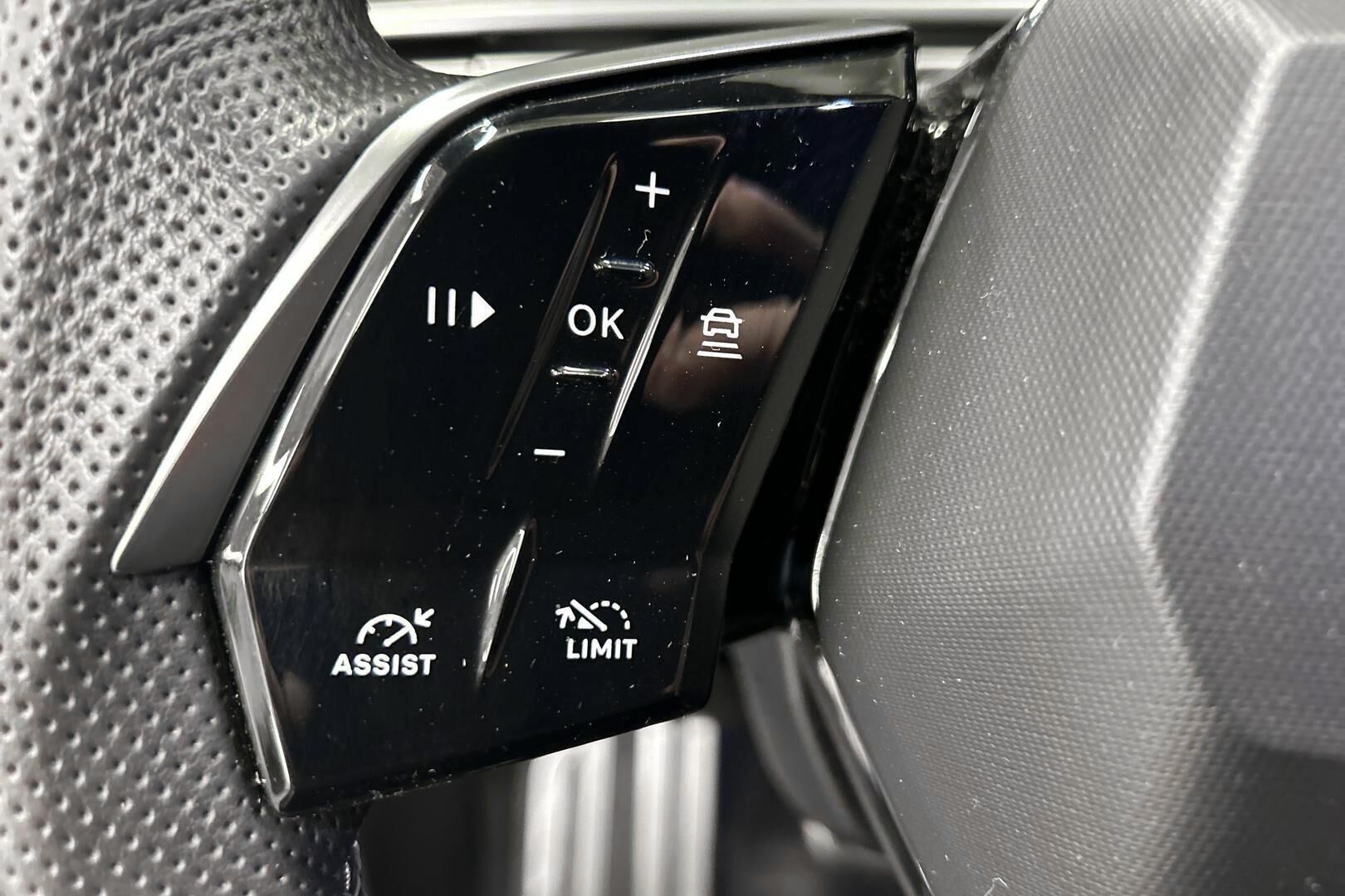 Peugeot 5008 iso kuva 13