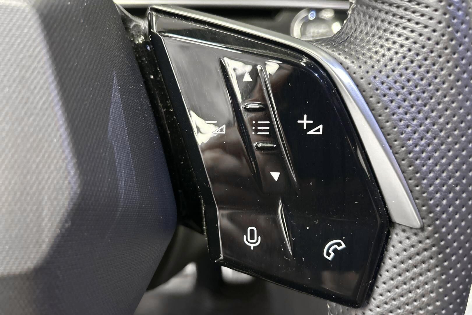 Peugeot 5008 iso kuva 14