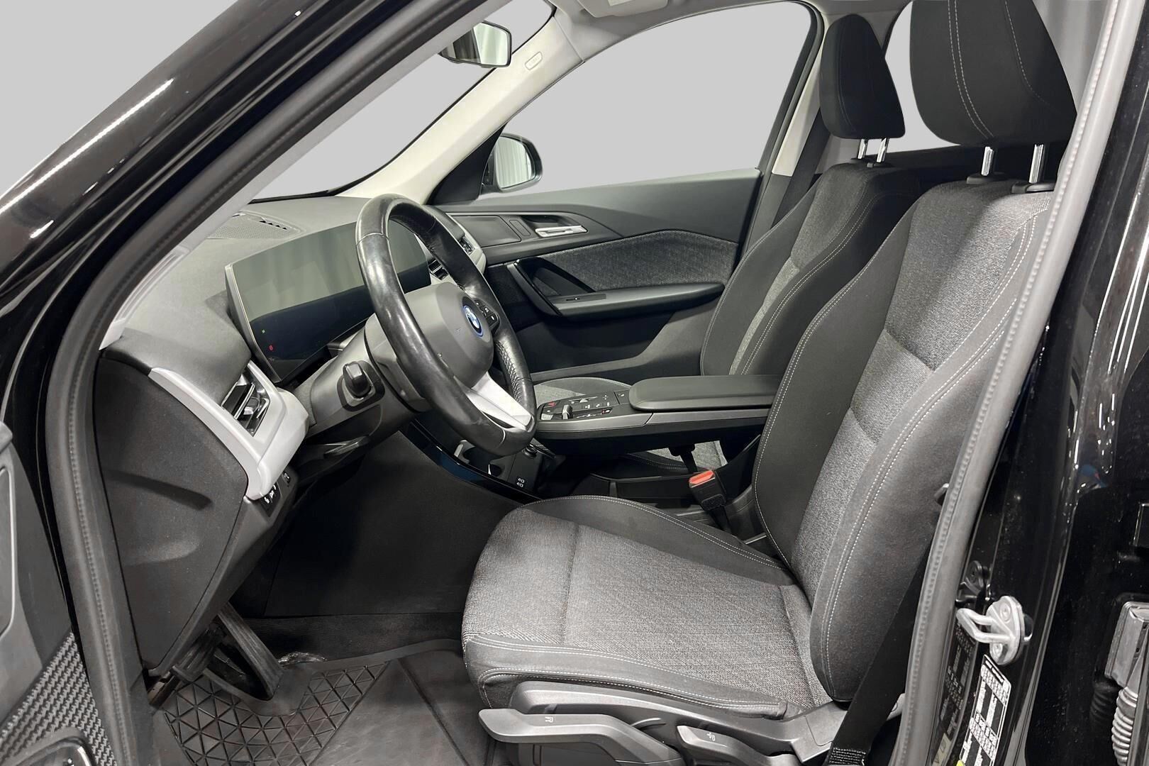 BMW X1 iso kuva 6