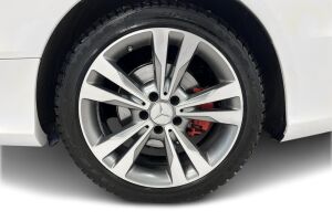 Mercedes-Benz C esikatselu 13