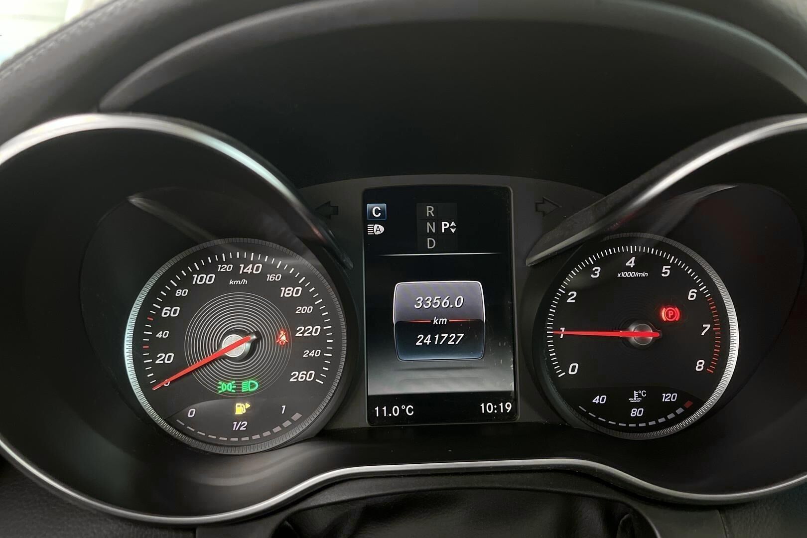 Mercedes-Benz C iso kuva 14