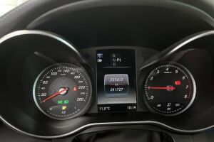 Mercedes-Benz C esikatselu 14