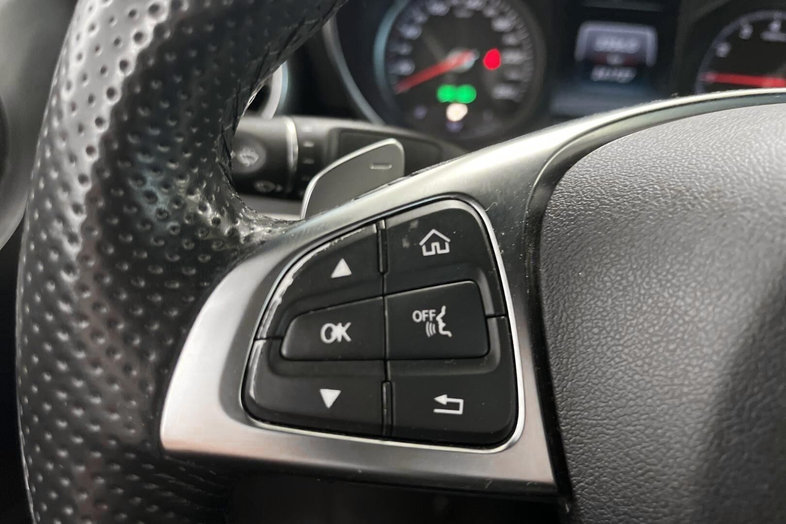 Mercedes-Benz C iso kuva 17