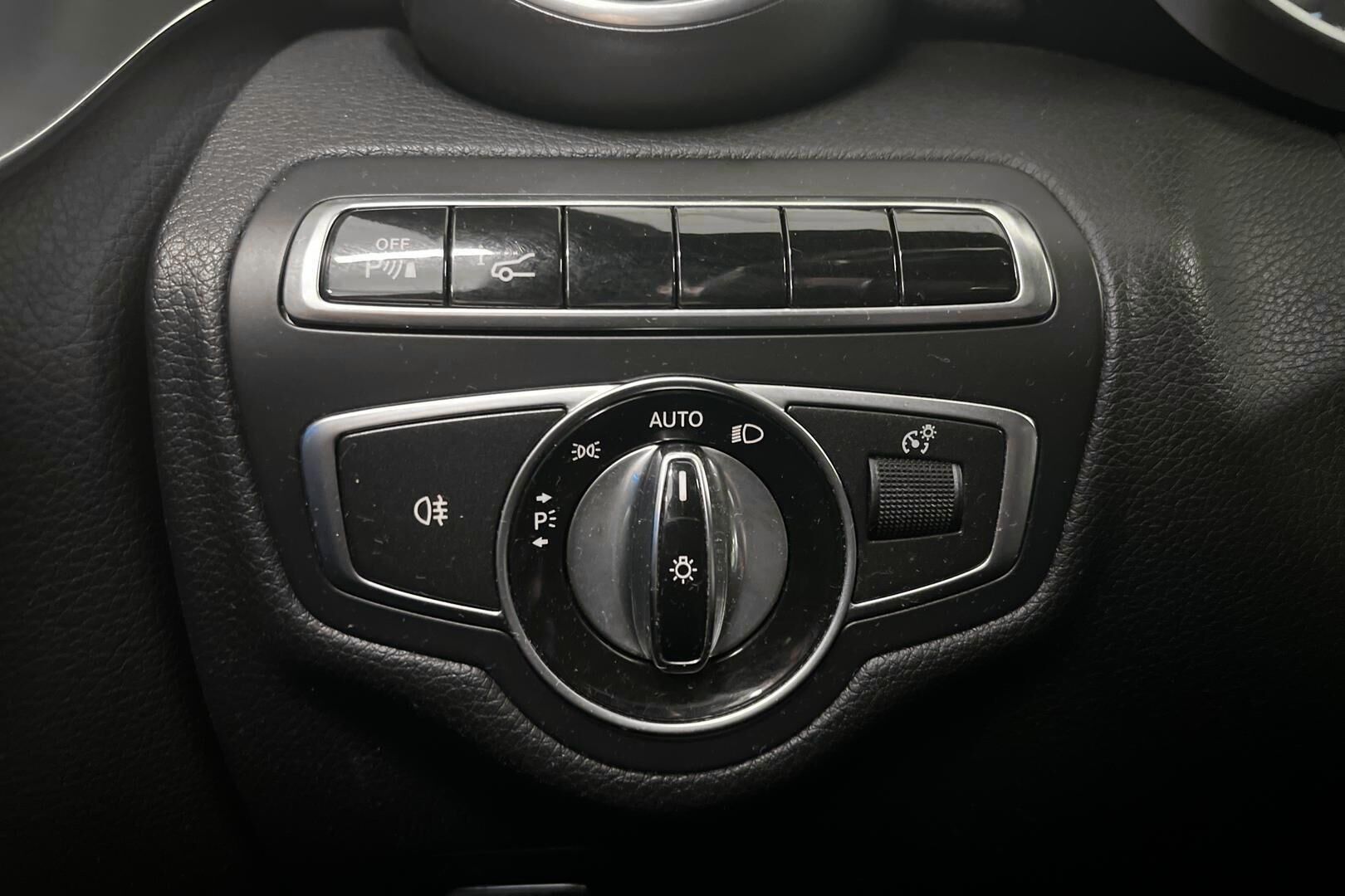 Mercedes-Benz C iso kuva 19