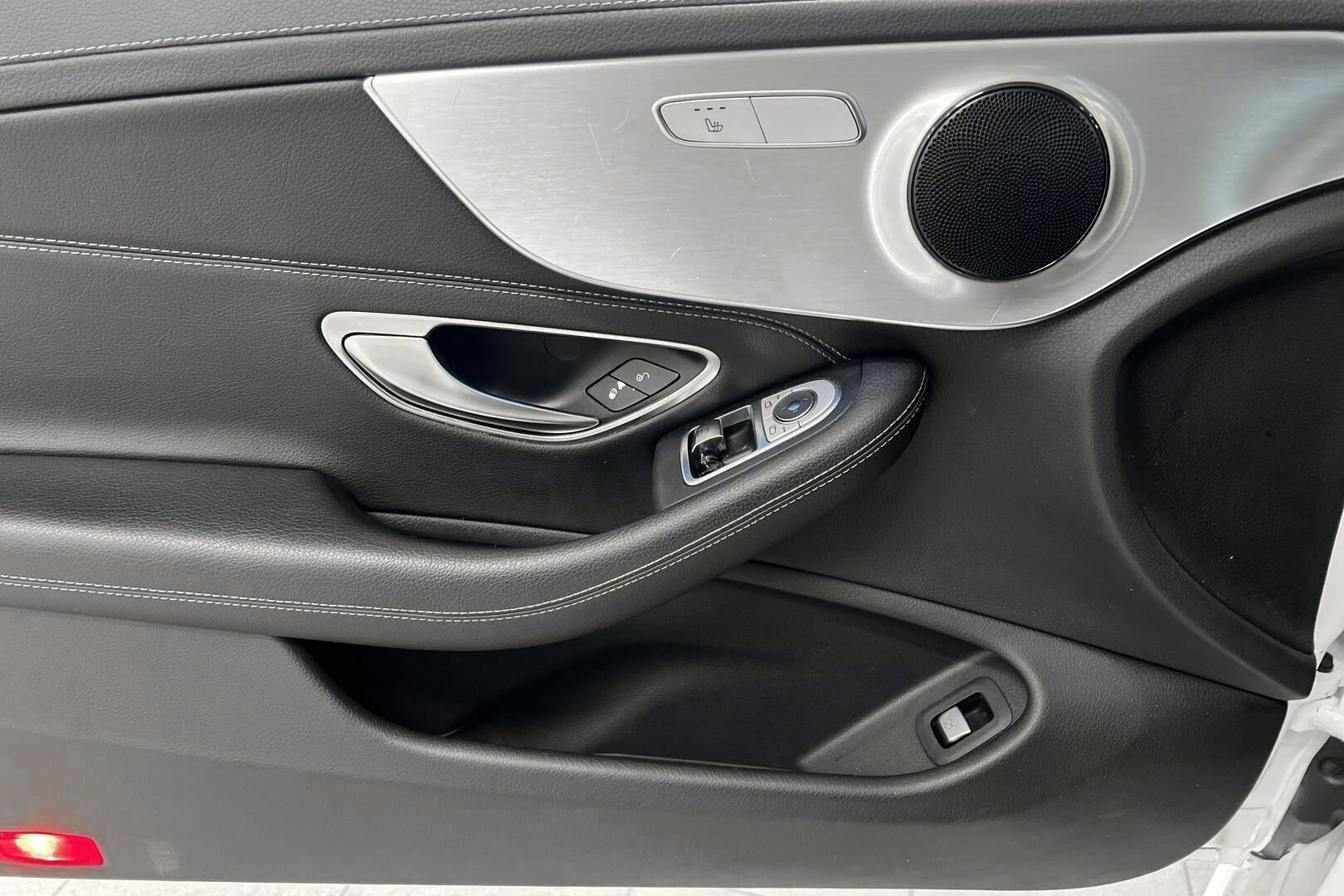 Mercedes-Benz C iso kuva 20