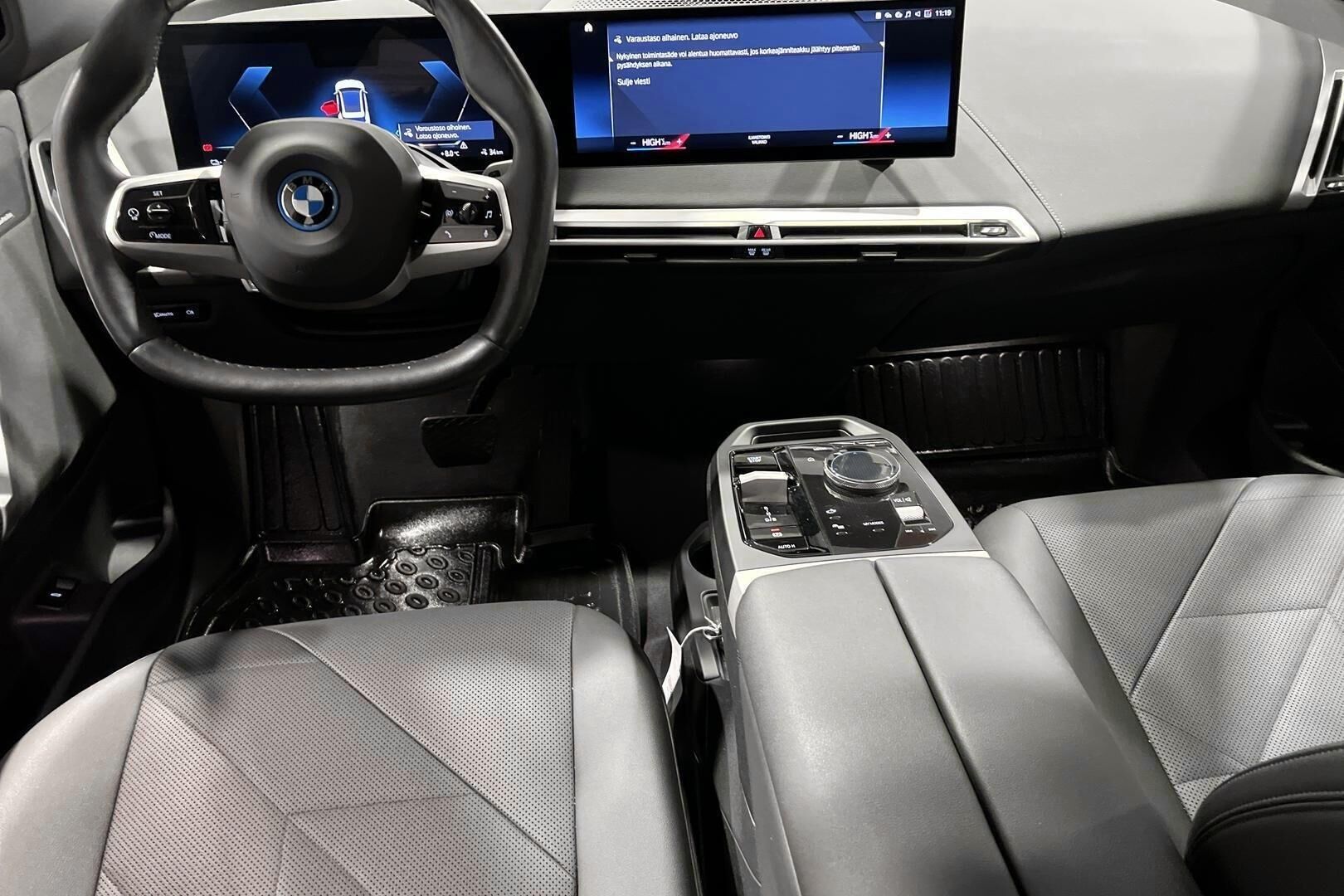 BMW iX iso kuva 6