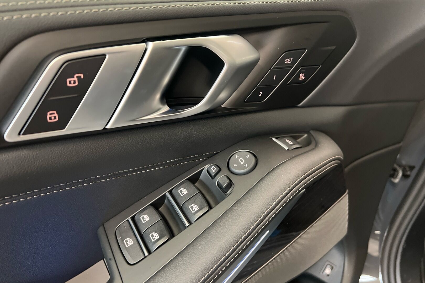 BMW X5 iso kuva 12