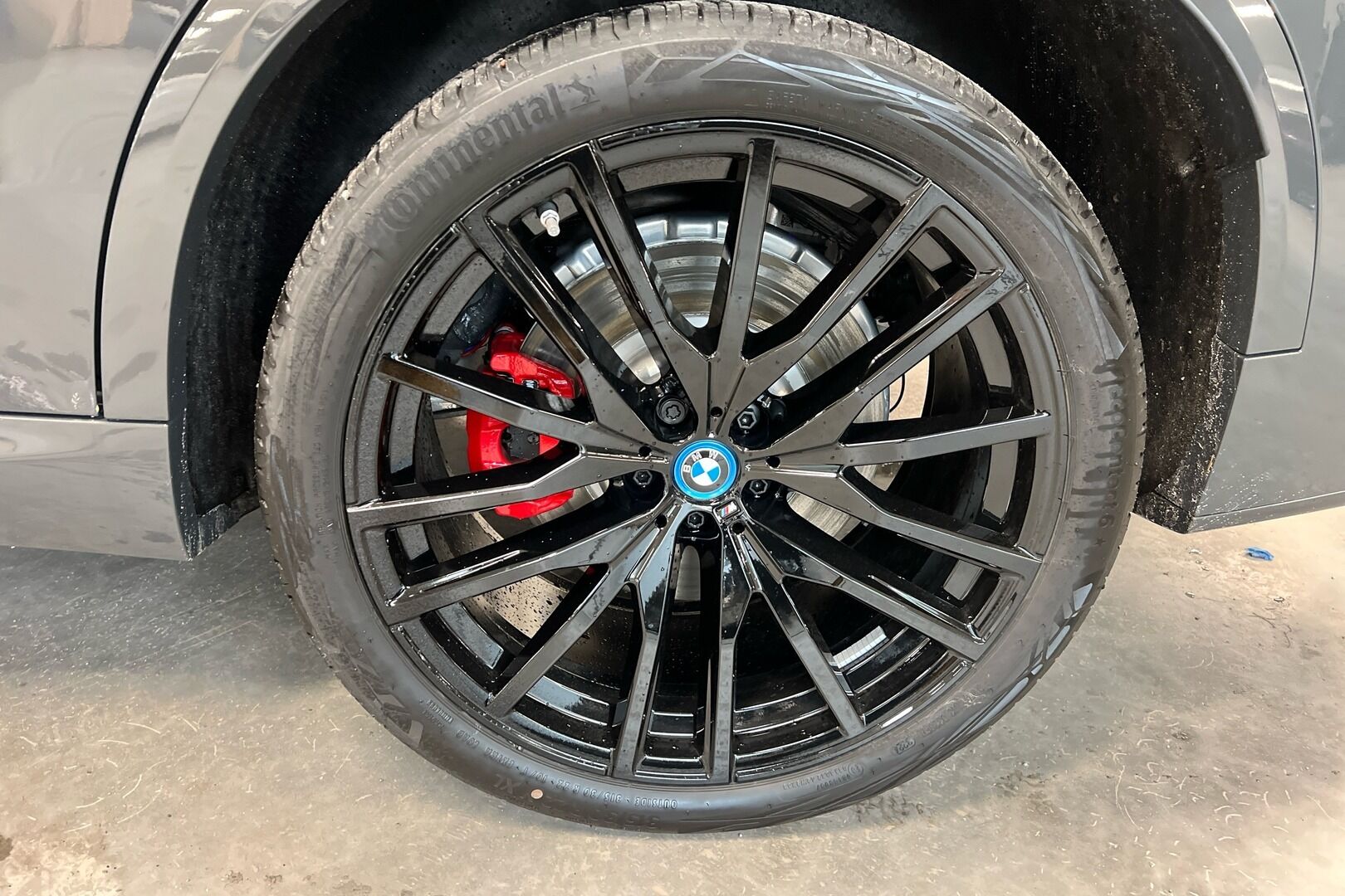 BMW X5 iso kuva 8