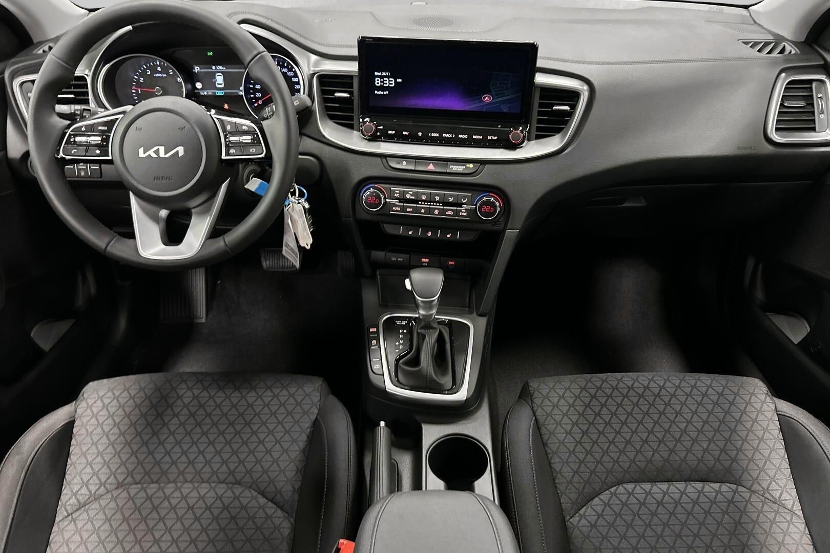 Kia Ceed iso kuva 10