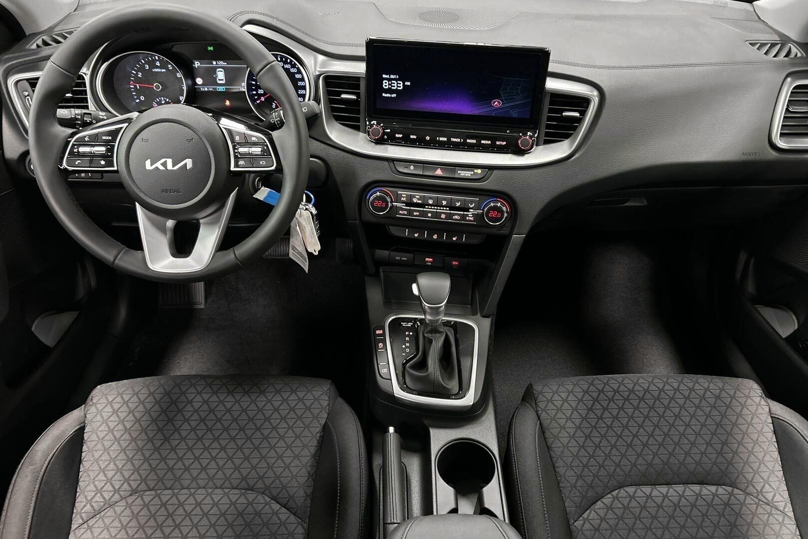 Kia Ceed iso kuva 13
