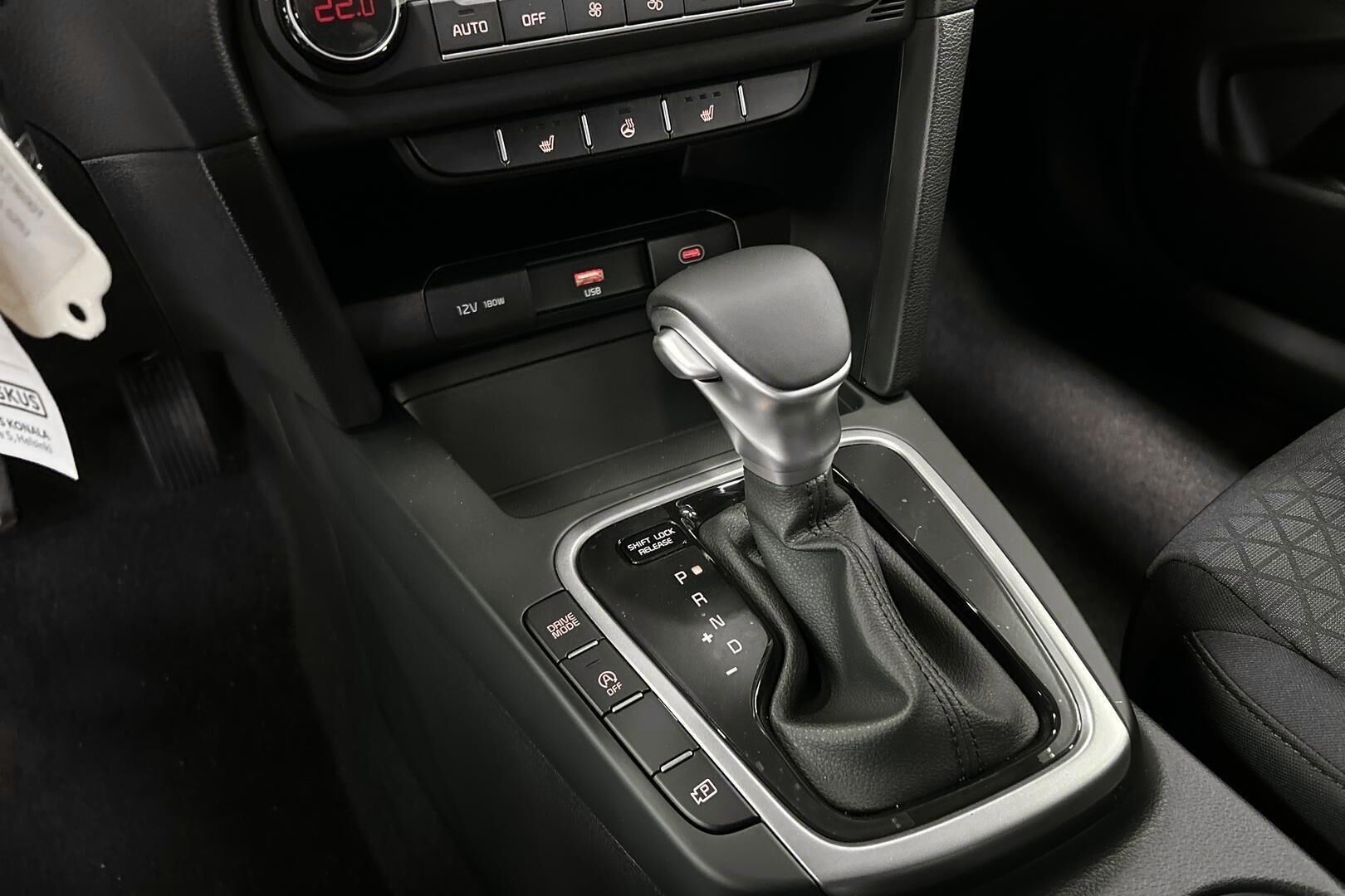 Kia Ceed iso kuva 20