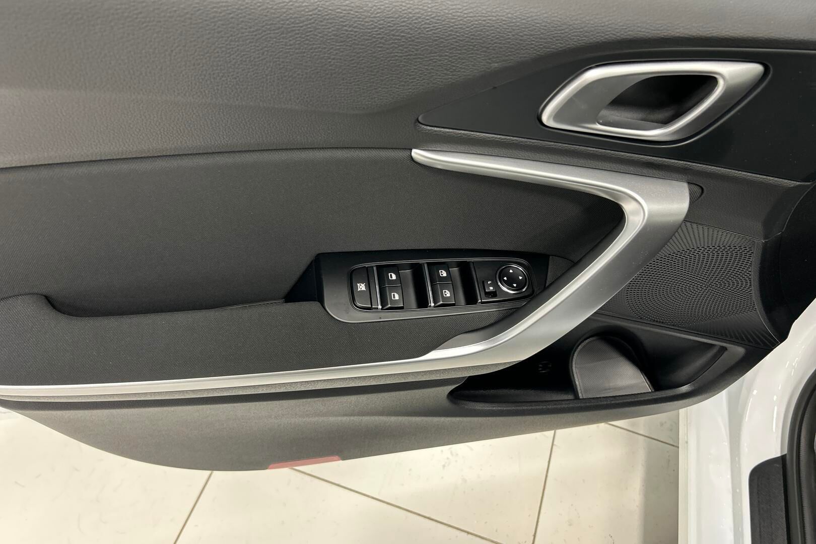 Kia Ceed iso kuva 27