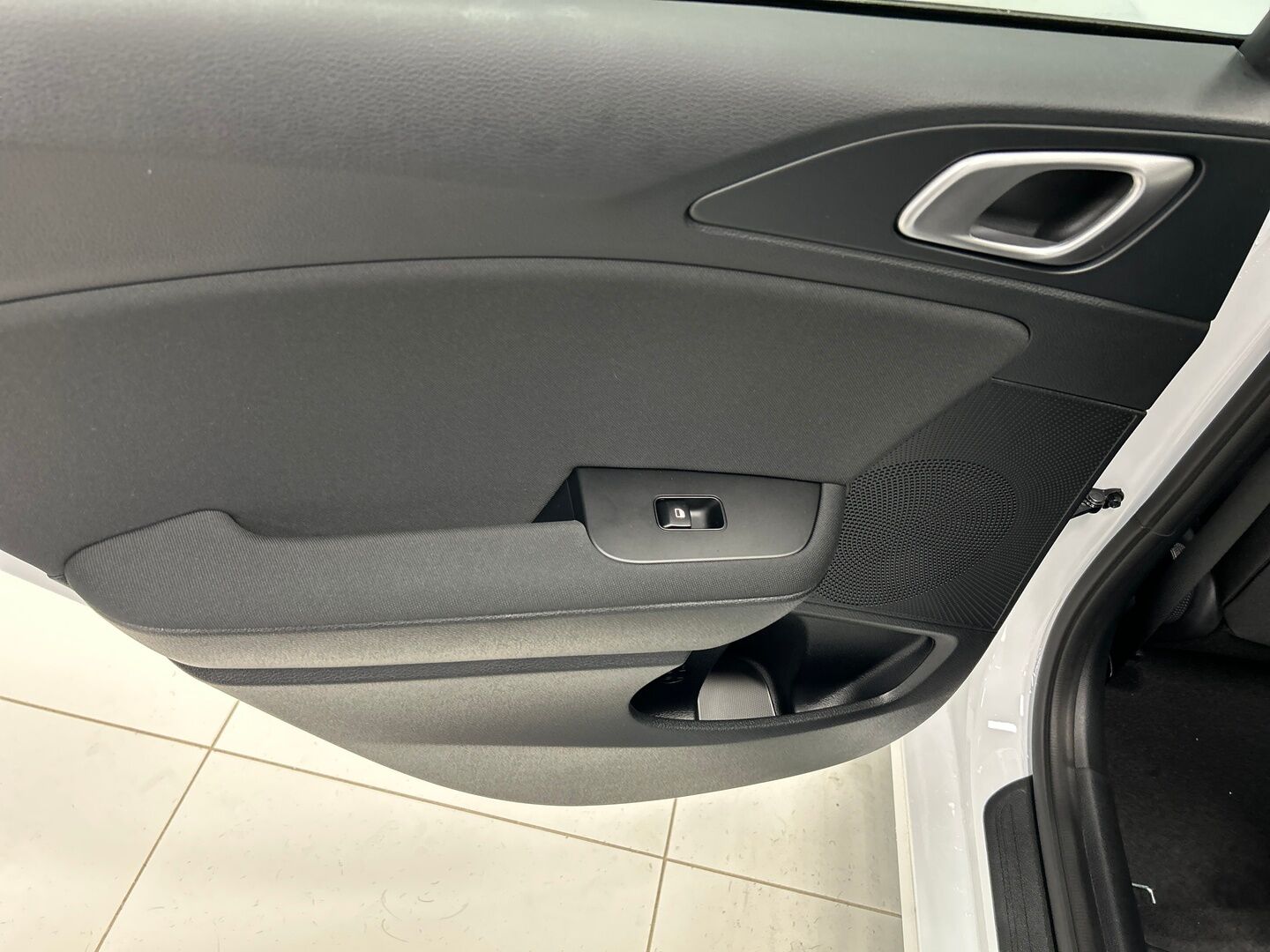 Kia Ceed iso kuva 28