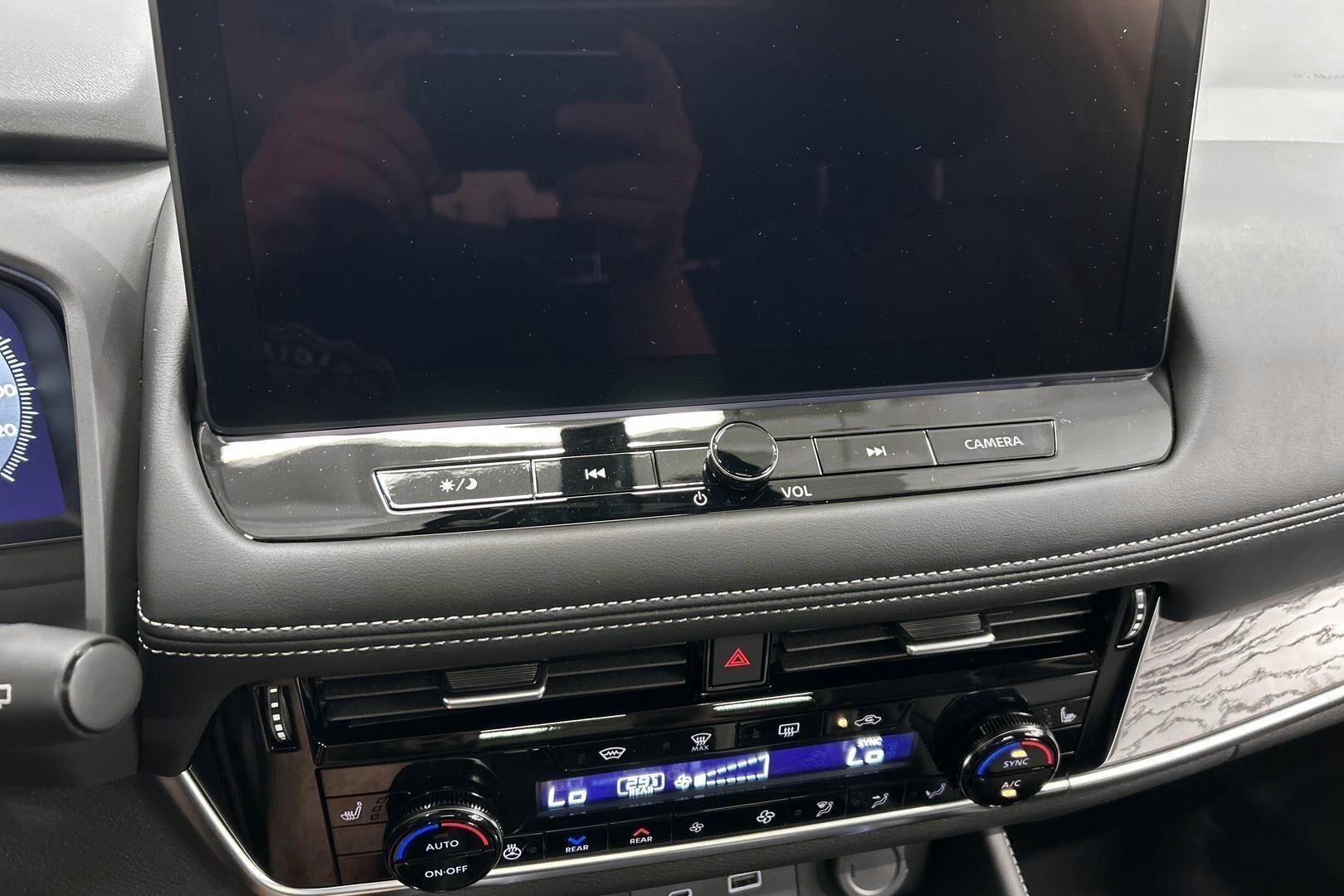 Nissan X-Trail iso kuva 33