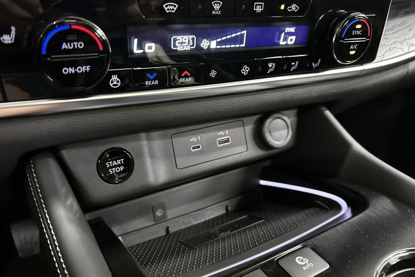 Nissan X-Trail iso kuva 34