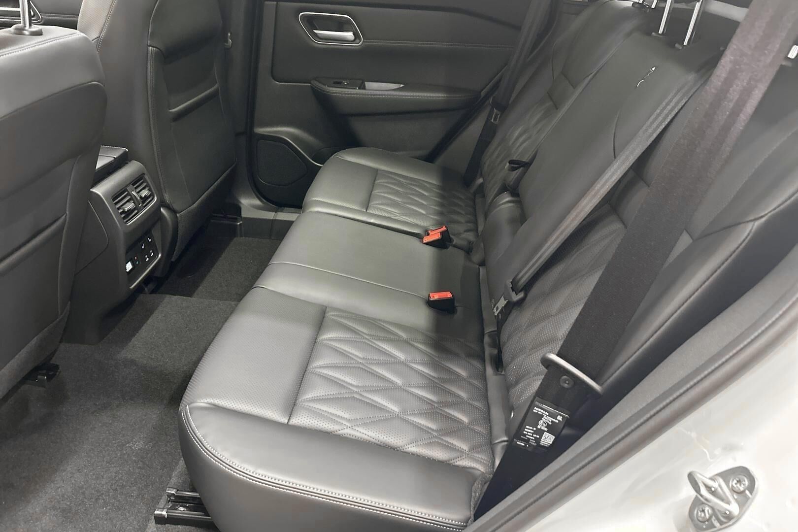 Nissan X-Trail iso kuva 7