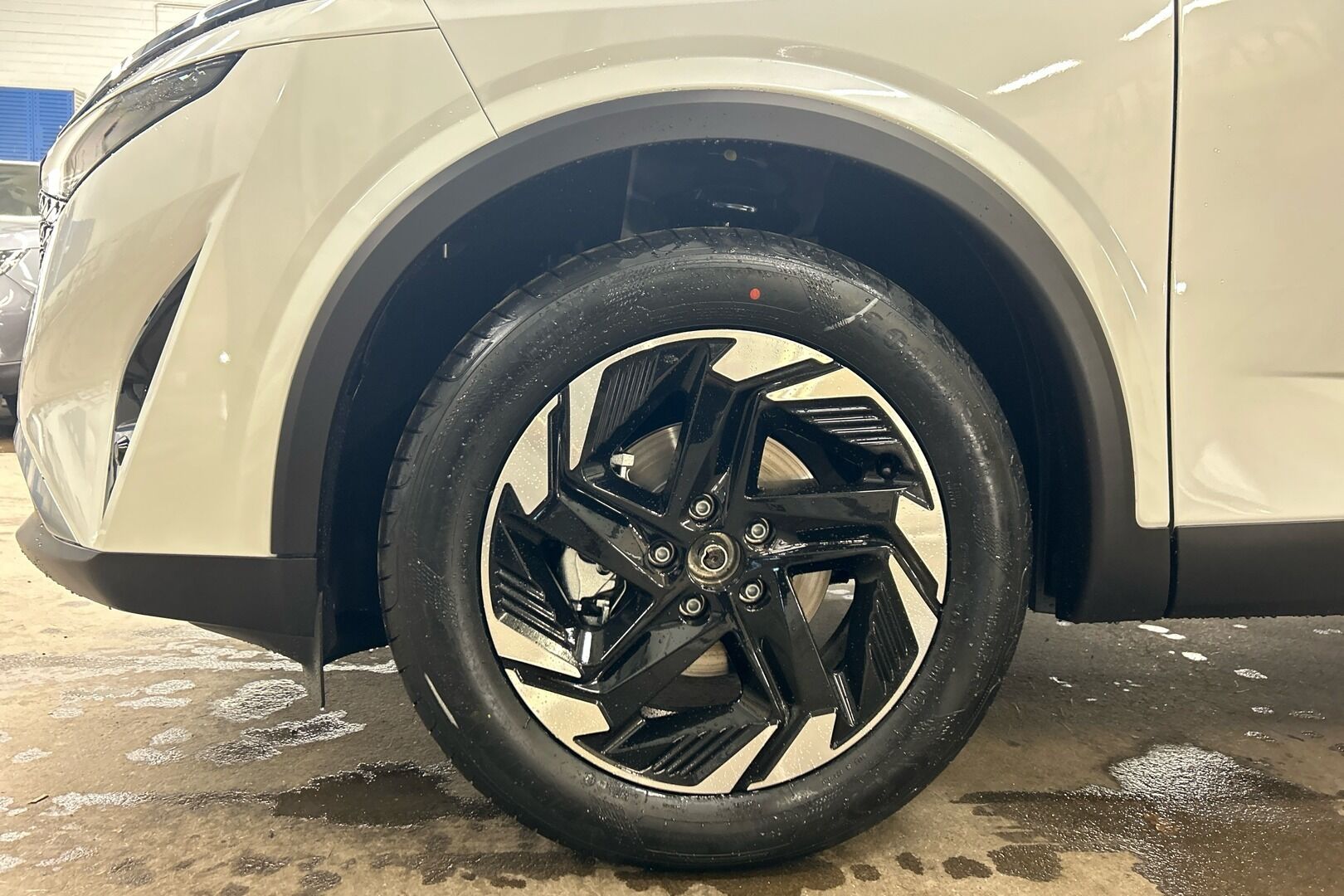 Nissan Qashqai iso kuva 10